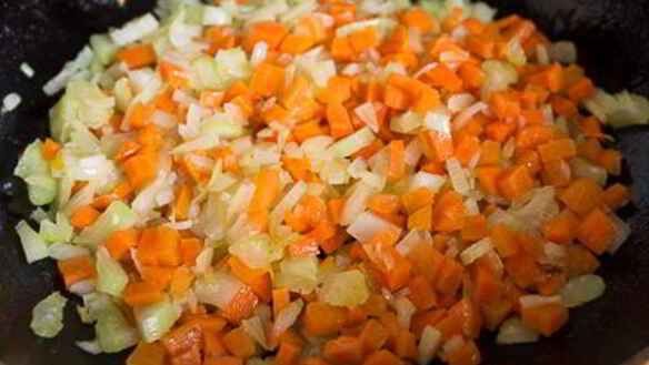 ШАГ 5. суп с деревенскими колбасками и нутом