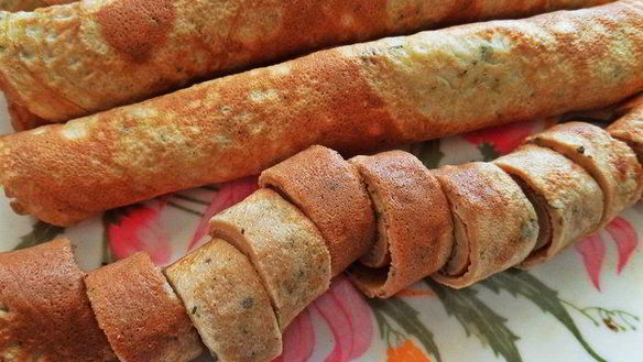 ШАГ 12. суп с фрикадельками и блинными роллами