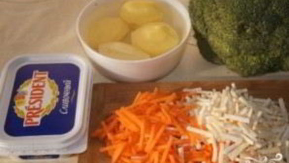 ШАГ 4. суп с фрикадельками и брокколи