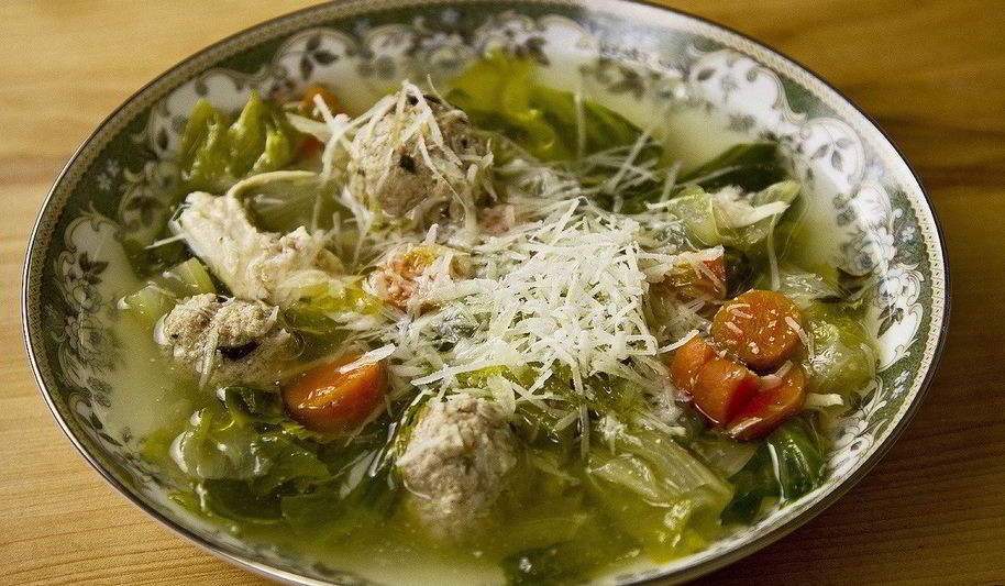 Рецепт суп с фрикадельками и салатом эскариоль