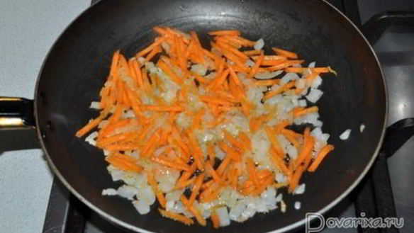 ШАГ 2. суп с килькой в томатном соусе и перловкой