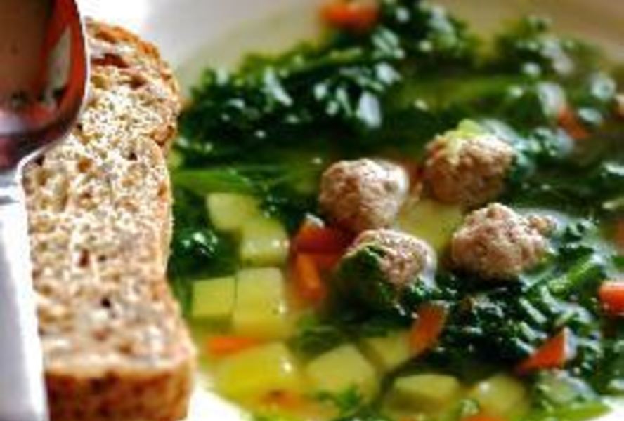 Суп со шпинатом и фрикадельками