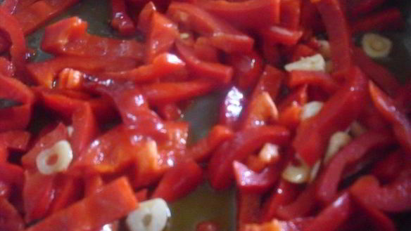 ШАГ 4. суп со свиными хрящиками и болгарским перцем