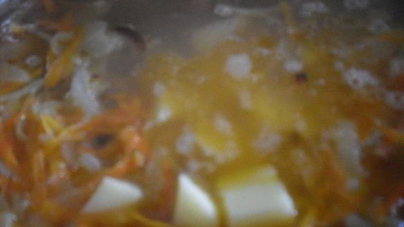 ШАГ 6. суп со свиными хрящиками и болгарским перцем