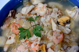 Суп-уха с рыбой и морепродуктами