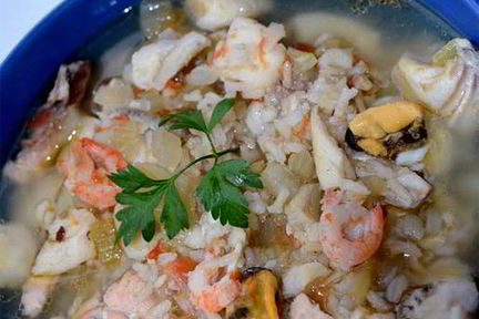 Суп-уха с рыбой и морепродуктами