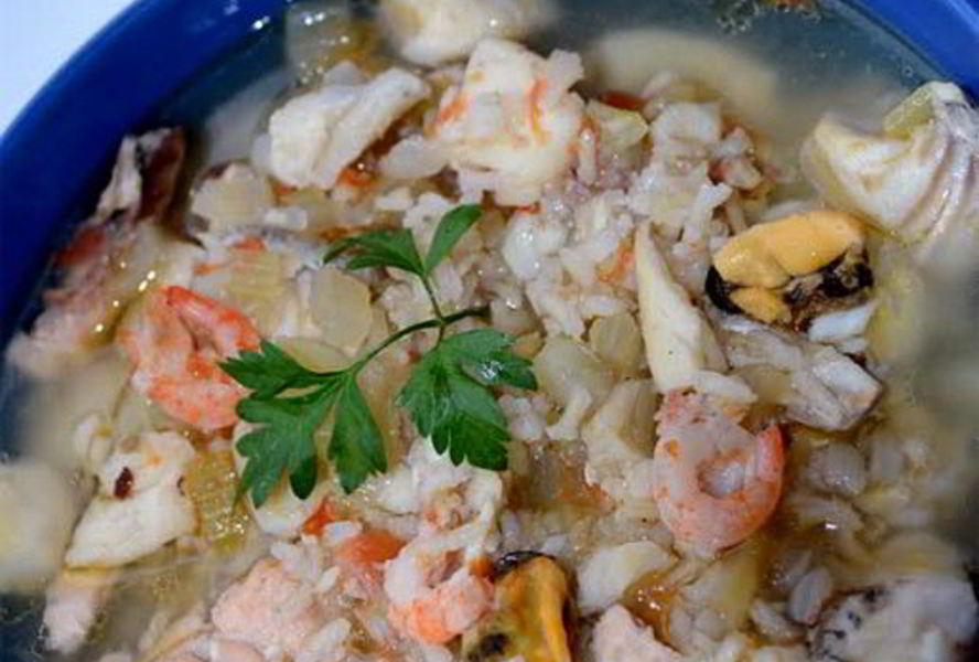 Суп-уха с рыбой и морепродуктами