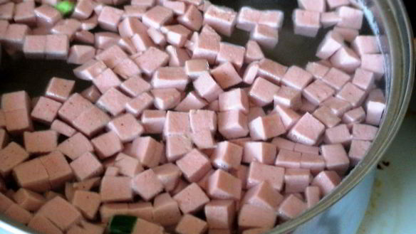 ШАГ 2. супчик пролетарский с колбаской