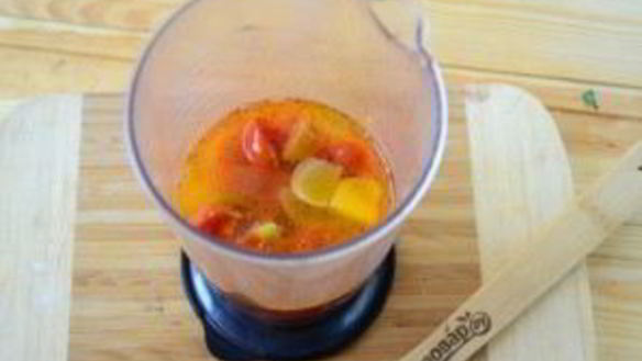 ШАГ 6. томатный суп в хлебе ежик