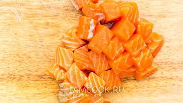 ШАГ 4. уха из семги