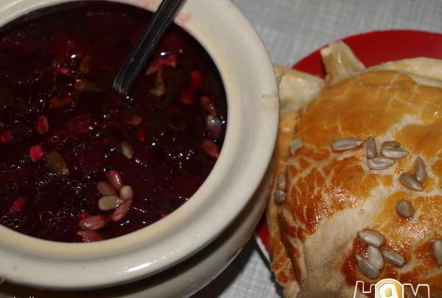 Запеченый свекольный суп с семечками