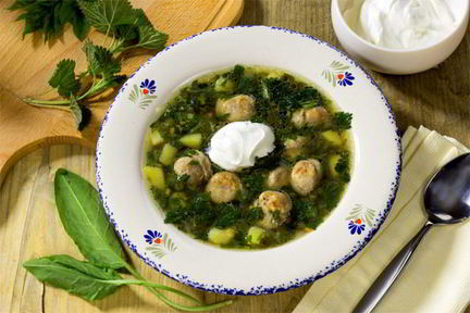 Зеленый суп с крапивой