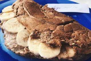 Блин с банановой начинкой