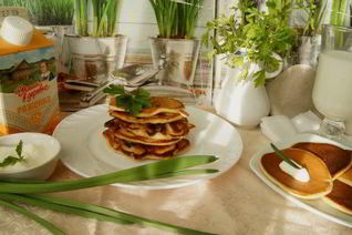 Блинчики на ряженке с куриным припеком