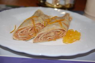 Блинчики с апельсиново-ореховой начинкой