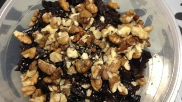 ШАГ 3. блинчики с бананами черносливом и орехами