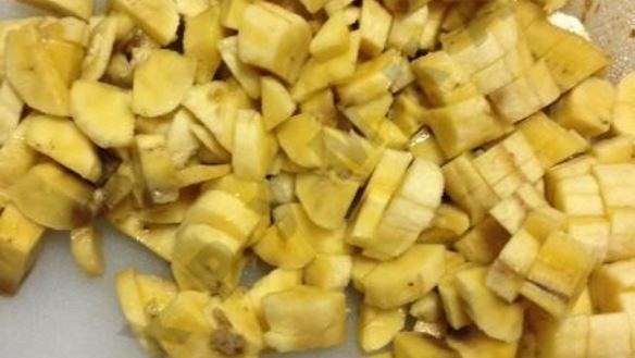 ШАГ 4. блинчики с бананами черносливом и орехами