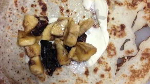 ШАГ 6. блинчики с бананами черносливом и орехами