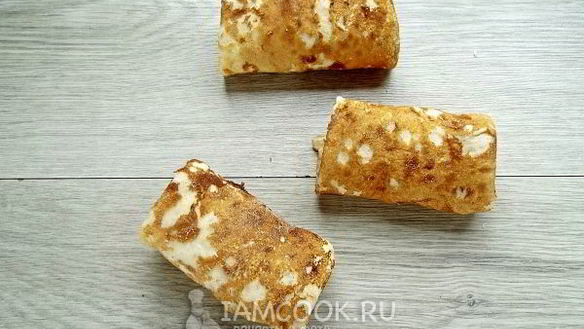 ШАГ 10. блинчики с колбасой и сыром