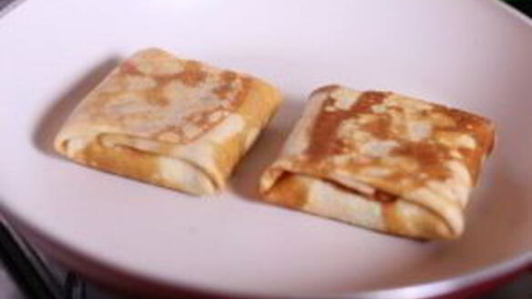 ШАГ 8. блинчики с творогом и зеленью