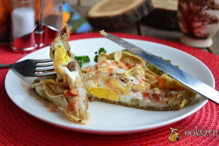 Блинчики с яйцом на завтрак