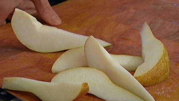 ШАГ 4. блины на пиве с грушевым соусом