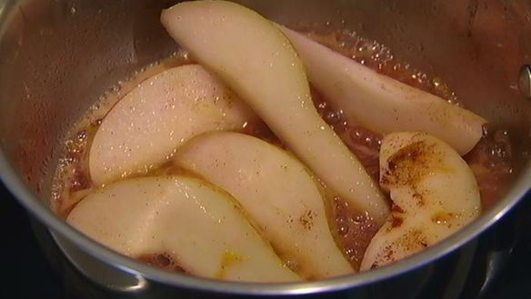 ШАГ 6. блины на пиве с грушевым соусом