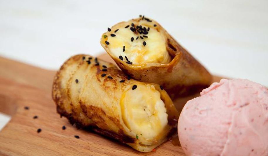 Рецепт блины с бананом и вареной сгущенкой