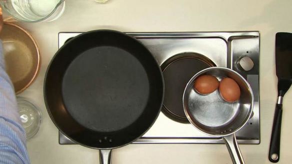 ШАГ 4. блины с грибами и яйцом