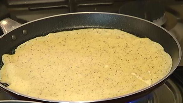 ШАГ 7. блины с клубникой