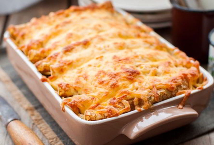 Блины с курицей и помидорами