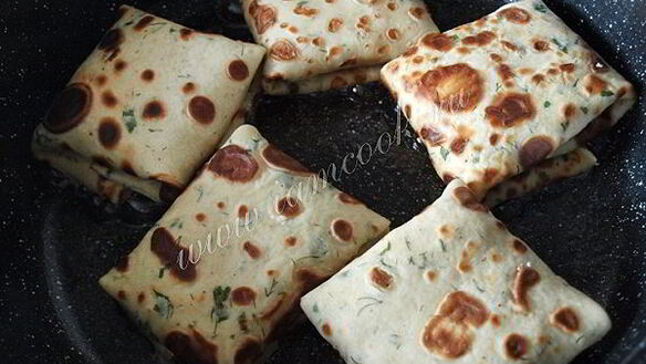 ШАГ 5. блины с курицей и сыром