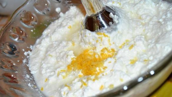 ШАГ 5. блины с творожным кремом под персиковым соусом