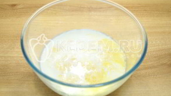 ШАГ 2. блины с вареной сгущенкой и бананом