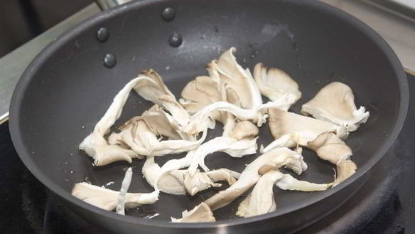 ШАГ 4. блины с вешенками