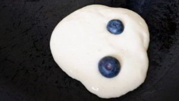 ШАГ 3. черничные панкейки