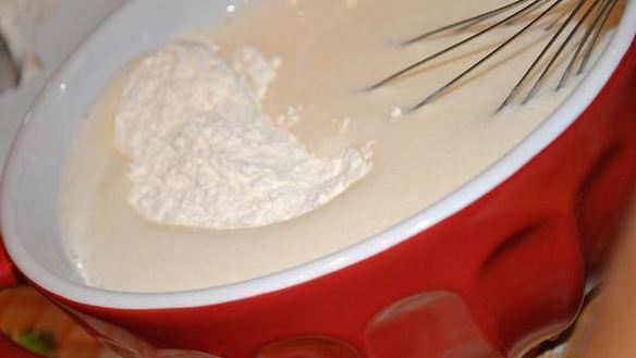 ШАГ 2. пышные заварные блины с ягодами и сгущенкой