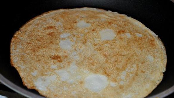 ШАГ 5. пышные заварные блины с ягодами и сгущенкой