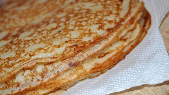 ШАГ 6. пышные заварные блины с ягодами и сгущенкой