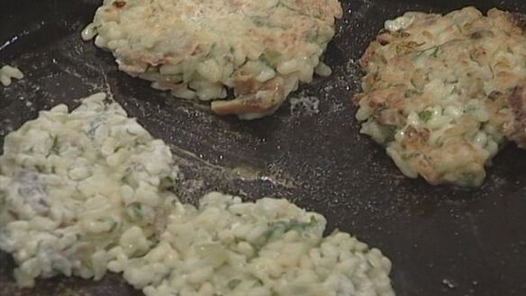 ШАГ 8. рисовые блинчики с сушеными грибами