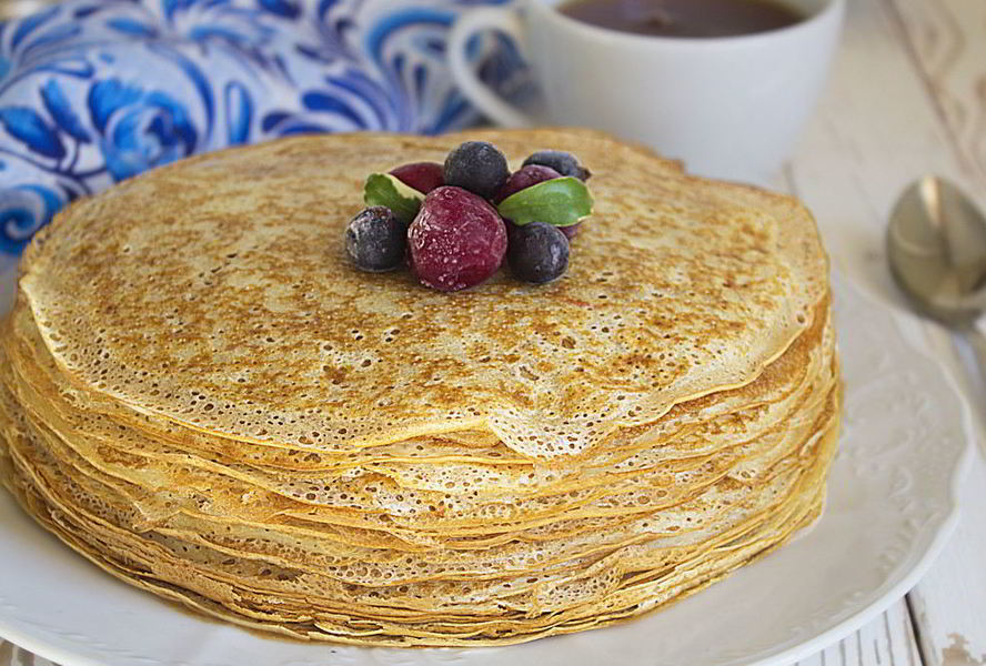 Тонкие блинчики на минеральной воде