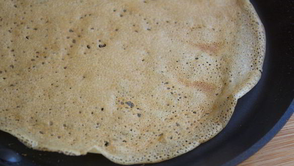 ШАГ 4. тонкие блинчики на минеральной воде