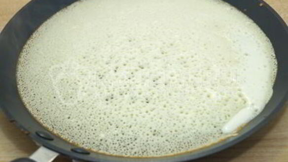 ШАГ 7. тонкие блинчики на молоке с дырочками