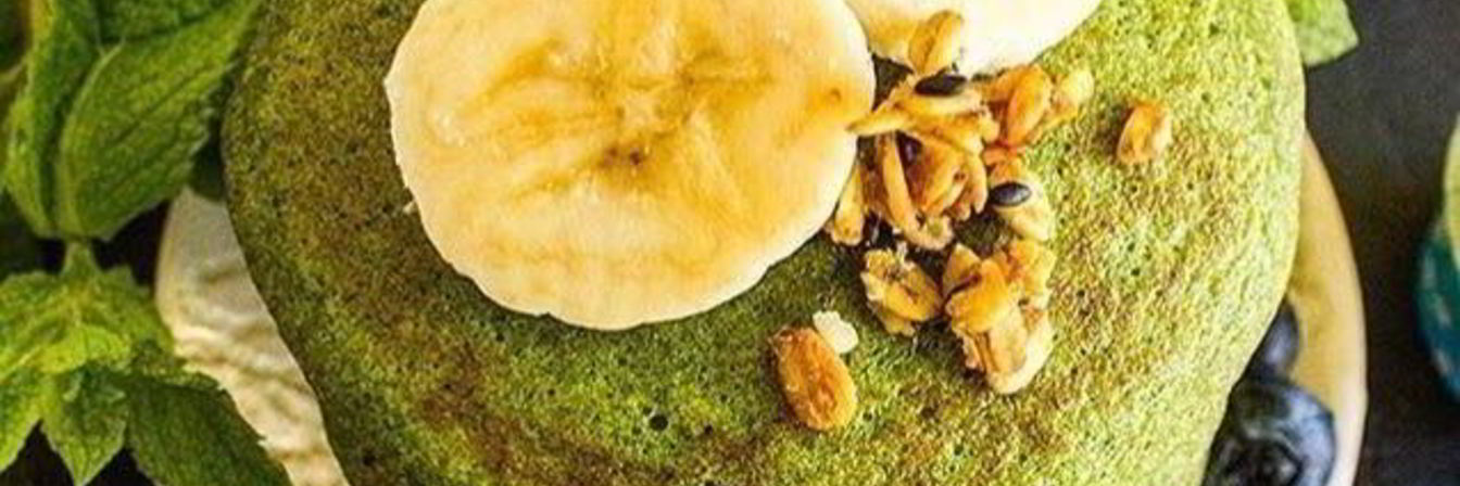 Зеленые блинчики с бананом по-тайски