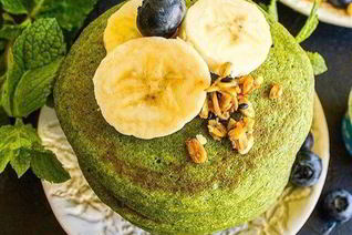 Зеленые блинчики с бананом по-тайски