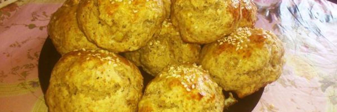 Банановые булочки с кунжутом