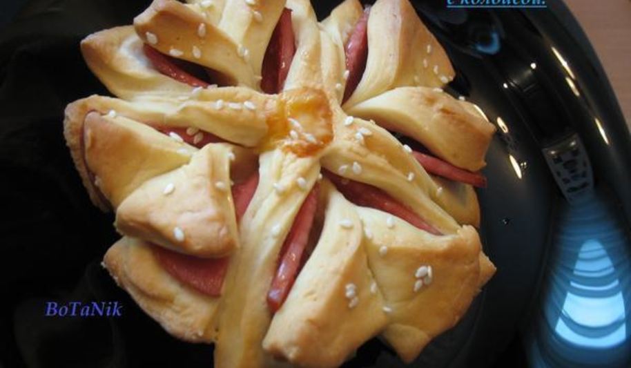 Рецепт булочка-цветок с колбасой