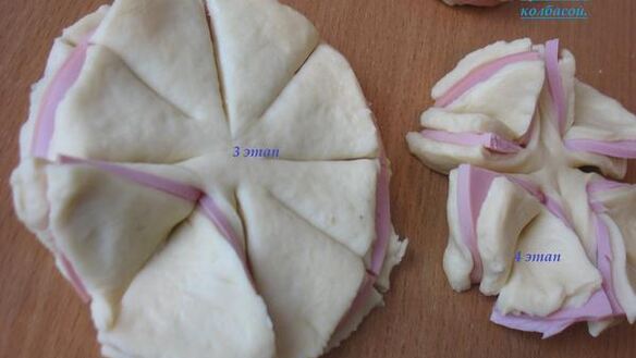 ШАГ 3. булочка-цветок с колбасой