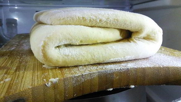 ШАГ 6. булочки из слоеного теста свиные уши