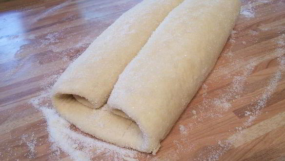 ШАГ 8. булочки из слоеного теста свиные уши